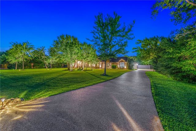 17817 Ranch House Road, College Station, TX 77845