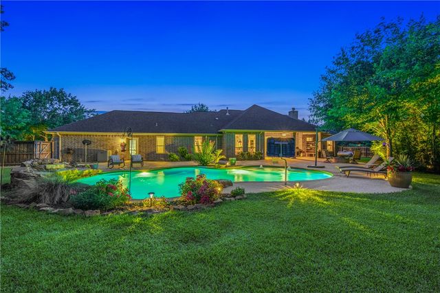 17817 Ranch House Road, College Station, TX 77845