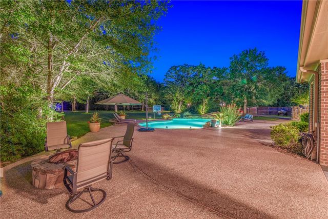 17817 Ranch House Road, College Station, TX 77845