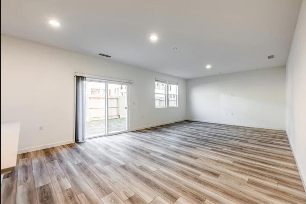 Image 2 of property listing at 4048 N Rosalia (Lot 81), Fresno, CA 93723