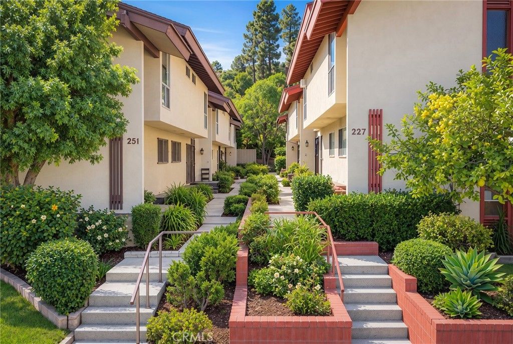 251 Casuda Canyon E, Monterey Park, CA 91754 — exterior