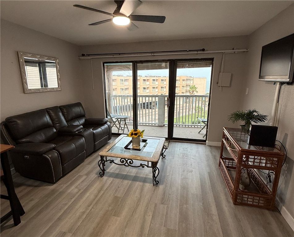 3938 Surfside Blvd 1331, Corpus Christi, TX 78402 — photo 2