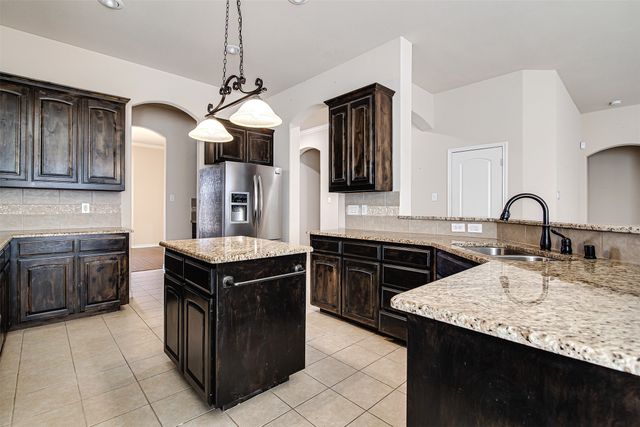 1212 Lantana Lane, Burleson, TX 76028