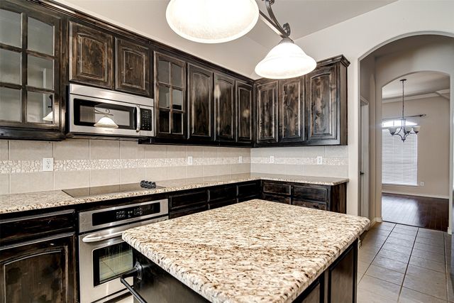 1212 Lantana Lane, Burleson, TX 76028