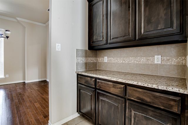 1212 Lantana Lane, Burleson, TX 76028