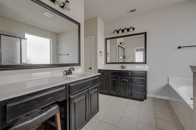 1212 Lantana Lane, Burleson, TX 76028