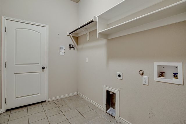 1212 Lantana Lane, Burleson, TX 76028