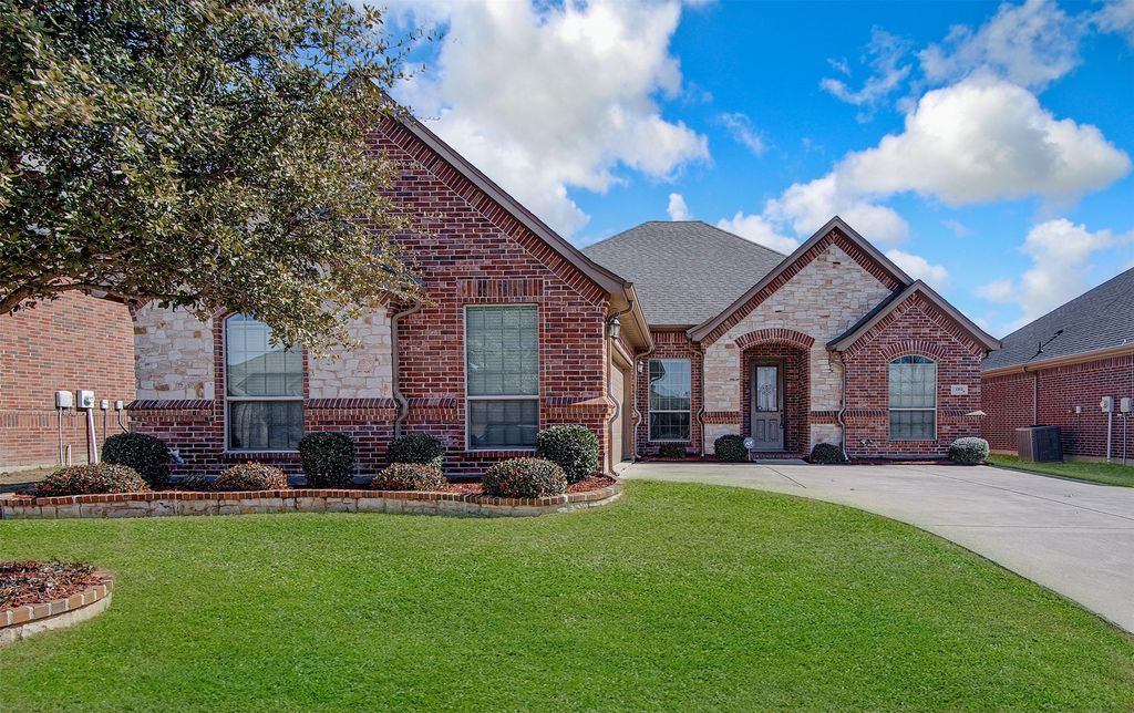 1212 Lantana Lane, Burleson, TX 76028
