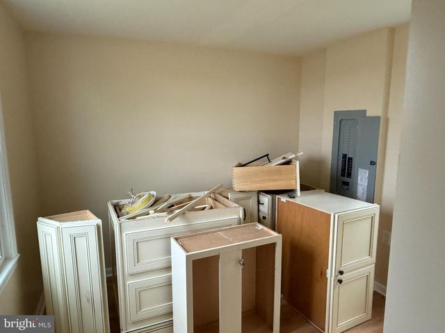 1530 N TUCKAHOE RD, Williamstown, NJ 08094