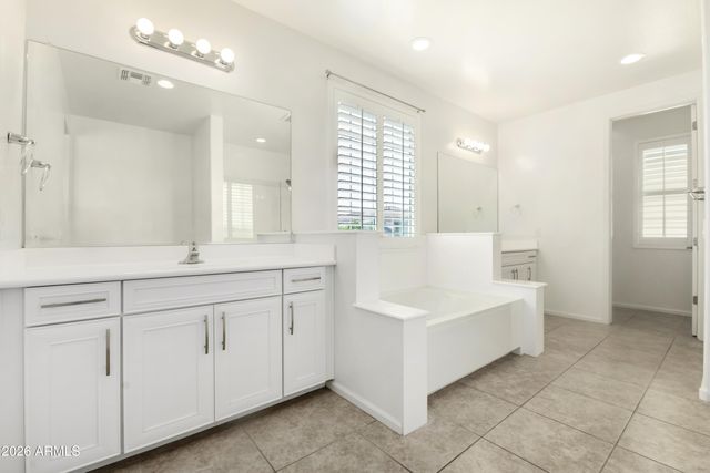 1527 W WINDHAVEN Avenue, Gilbert, AZ 85233