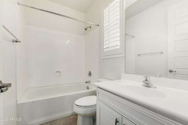 1527 W WINDHAVEN Avenue, Gilbert, AZ 85233