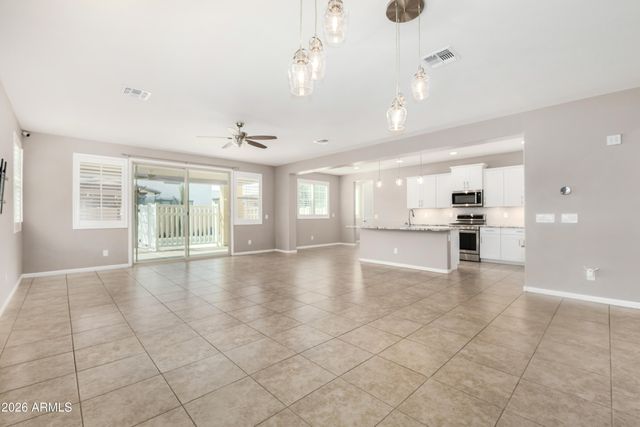 1527 W WINDHAVEN Avenue, Gilbert, AZ 85233
