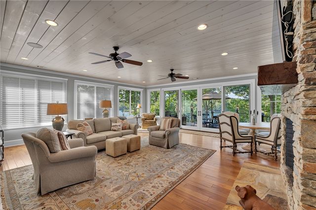 422 Pileated Woodpecker, Sunset, SC 29685