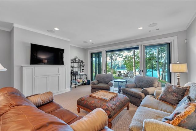 422 Pileated Woodpecker, Sunset, SC 29685