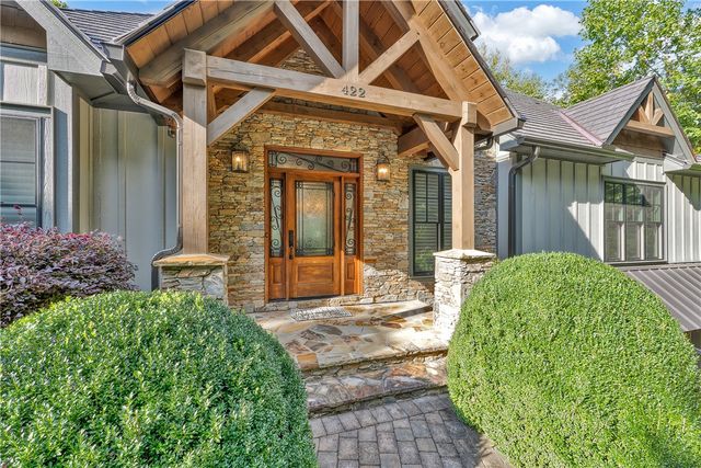 422 Pileated Woodpecker, Sunset, SC 29685