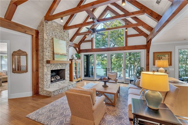 422 Pileated Woodpecker, Sunset, SC 29685