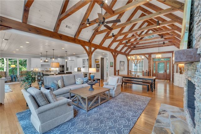 422 Pileated Woodpecker, Sunset, SC 29685