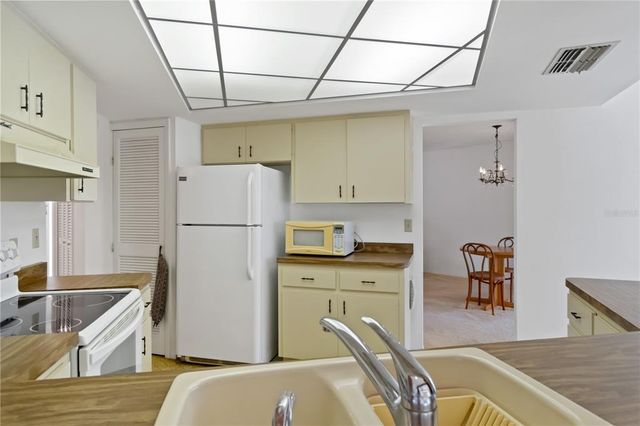 2271 PINE VIEW CIRCLE, Sarasota, FL 34231