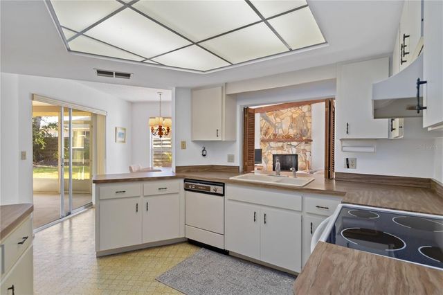 2271 PINE VIEW CIRCLE, Sarasota, FL 34231