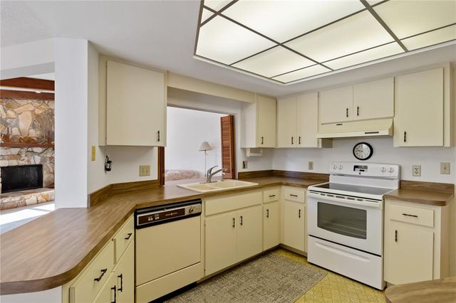 2271 PINE VIEW CIRCLE, Sarasota, FL 34231