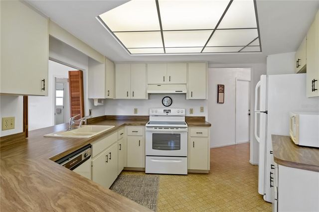 2271 PINE VIEW CIRCLE, Sarasota, FL 34231