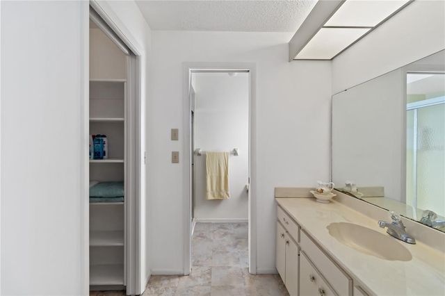 2271 PINE VIEW CIRCLE, Sarasota, FL 34231