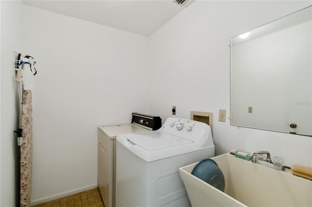 2271 PINE VIEW CIRCLE, Sarasota, FL 34231