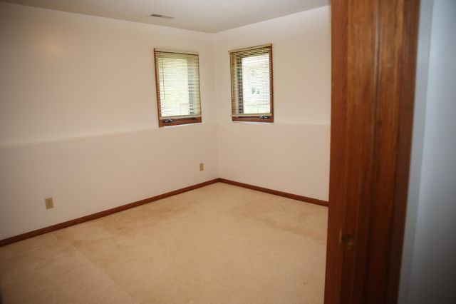 2522 Windsor Lane, Woodbury, MN 55125