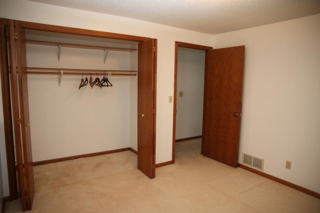 2522 Windsor Lane, Woodbury, MN 55125