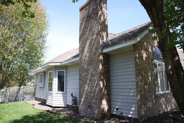 2522 Windsor Lane, Woodbury, MN 55125