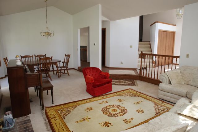 2522 Windsor Lane, Woodbury, MN 55125