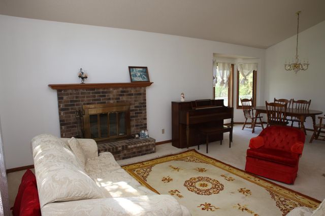 2522 Windsor Lane, Woodbury, MN 55125