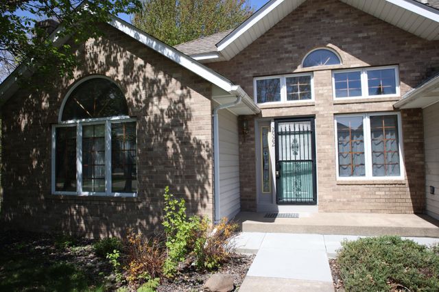2522 Windsor Lane, Woodbury, MN 55125