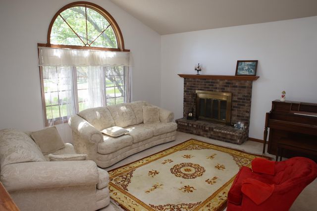 2522 Windsor Lane, Woodbury, MN 55125