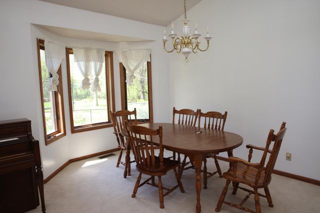 2522 Windsor Lane, Woodbury, MN 55125