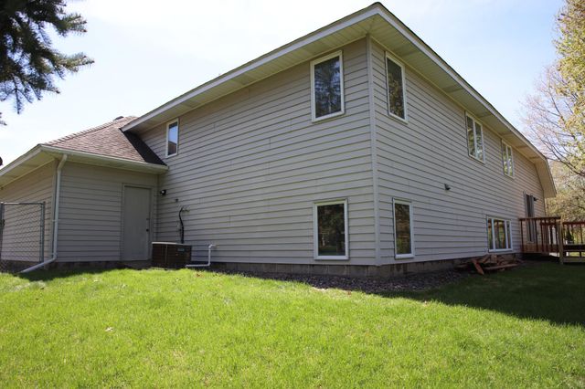 2522 Windsor Lane, Woodbury, MN 55125