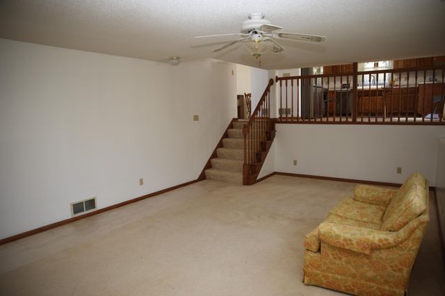 2522 Windsor Lane, Woodbury, MN 55125
