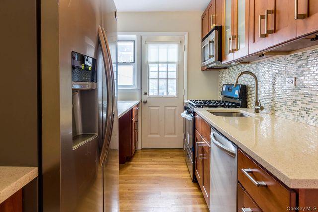 110-38 64 Avenue 35A, Forest Hills, NY 11375