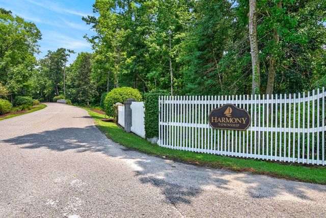 55 Pineberry Dr., Georgetown, SC 29440