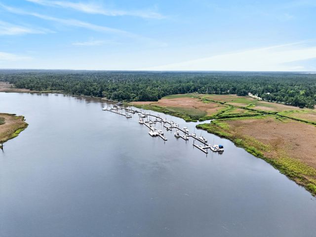 55 Pineberry Dr., Georgetown, SC 29440