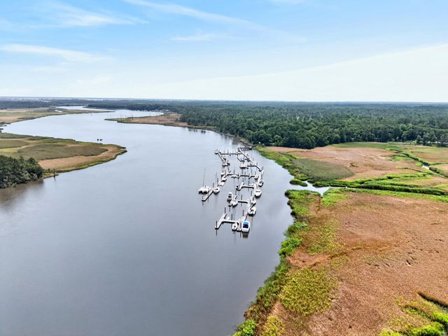 55 Pineberry Dr., Georgetown, SC 29440