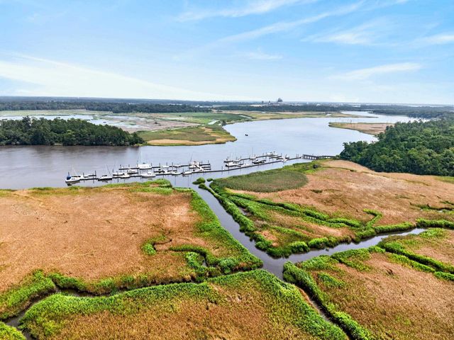 55 Pineberry Dr., Georgetown, SC 29440