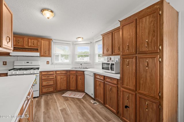 1991 NJ 37, 110, Toms River, NJ 08757