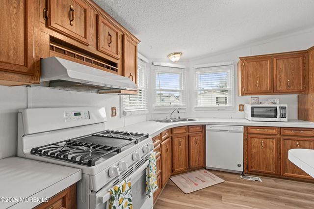 1991 NJ 37, 110, Toms River, NJ 08757