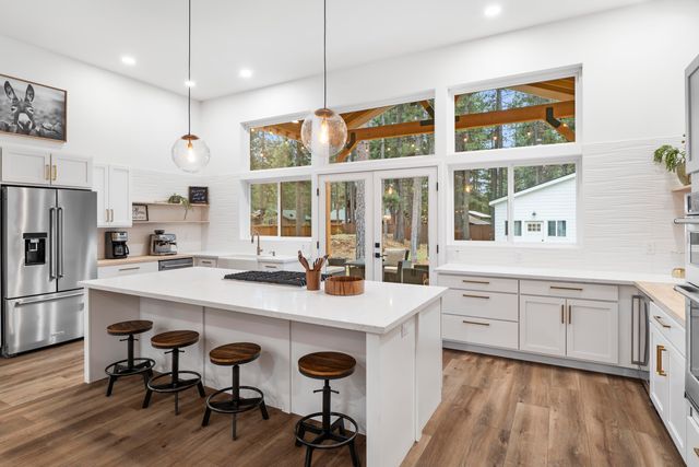 17133 Norwalk Road, Bend, OR 97707