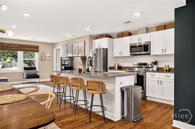 206 E 65th Street, Savannah, GA 31405