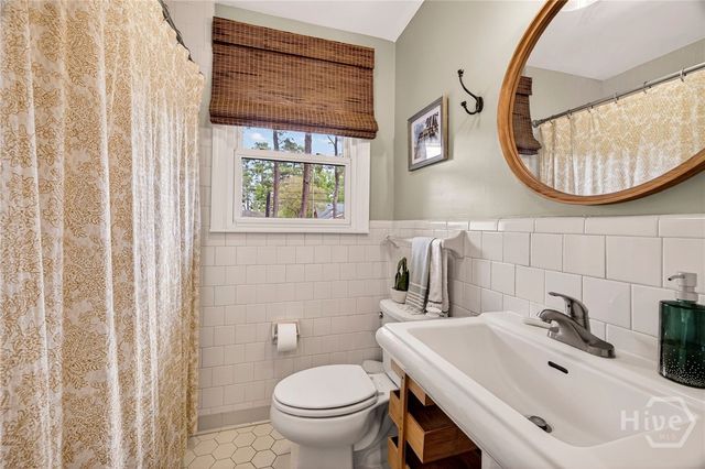 206 E 65th Street, Savannah, GA 31405