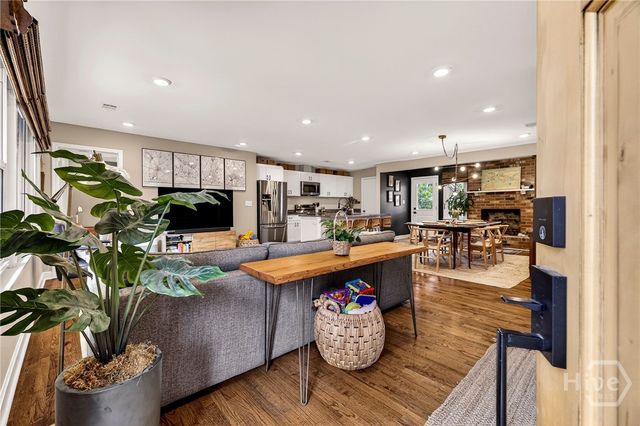 206 E 65th Street, Savannah, GA 31405