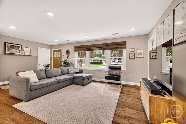 206 E 65th Street, Savannah, GA 31405