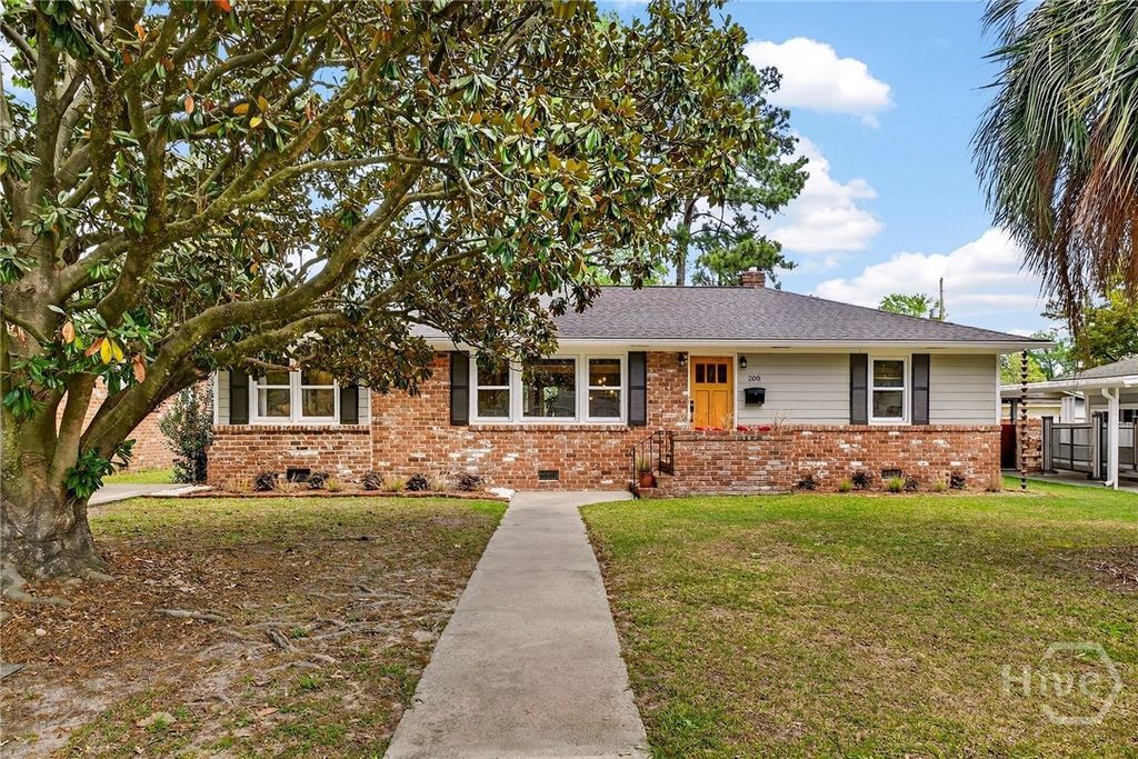 206 E 65th Street, Savannah, GA 31405